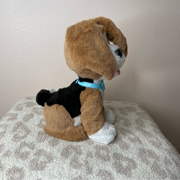FurReal Chatty Charlie The Barkin Beagle - Picture 6 of 14